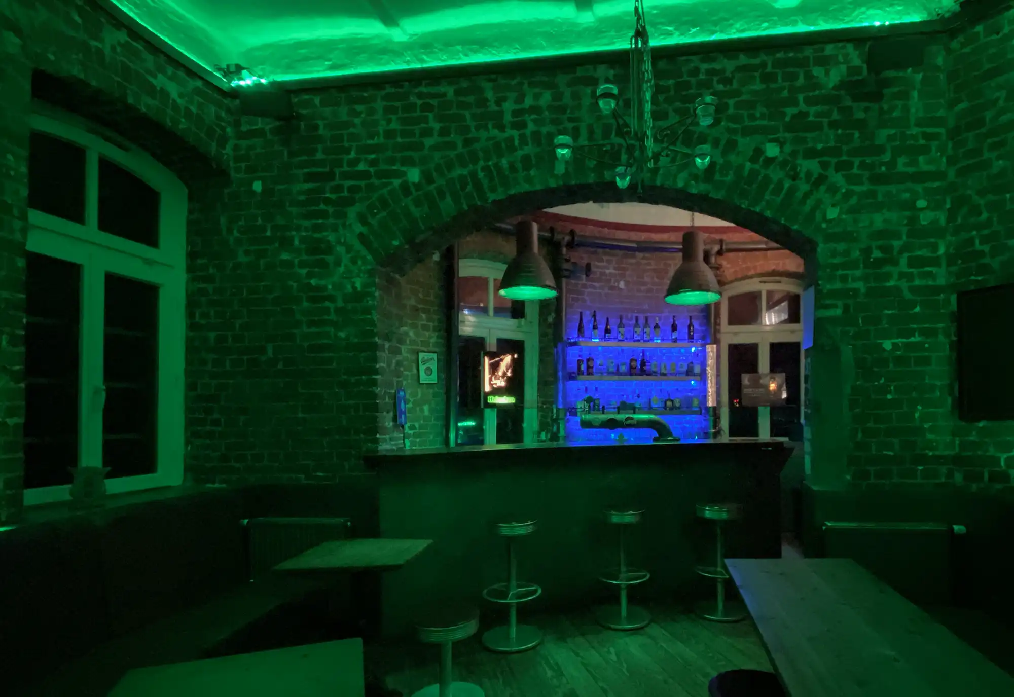 Party-Atmosphäre an der Bar — Eventlocation Wasserturm Hamburg Sander Dickkopp