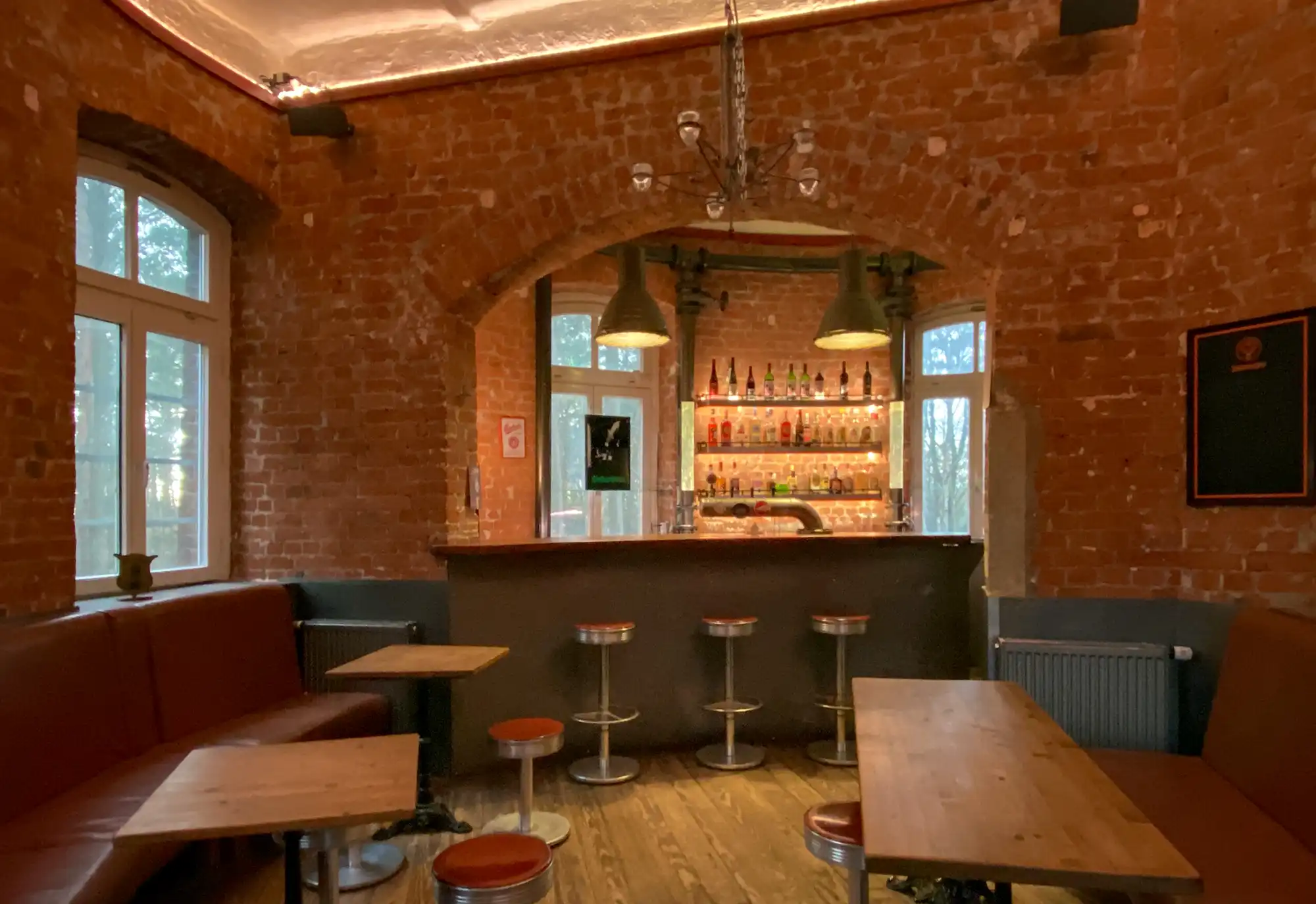 Bar im Wasserturm Hamburg — warme Beleuchtung für Events und Feiern